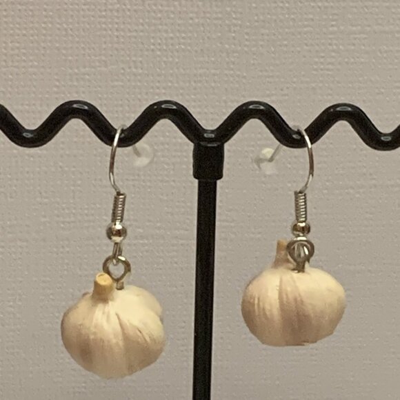 Garlic Earring, Funny Food Earring, Gift Idea, Chef Earring, Cooking Earring - Picture 3 of 5